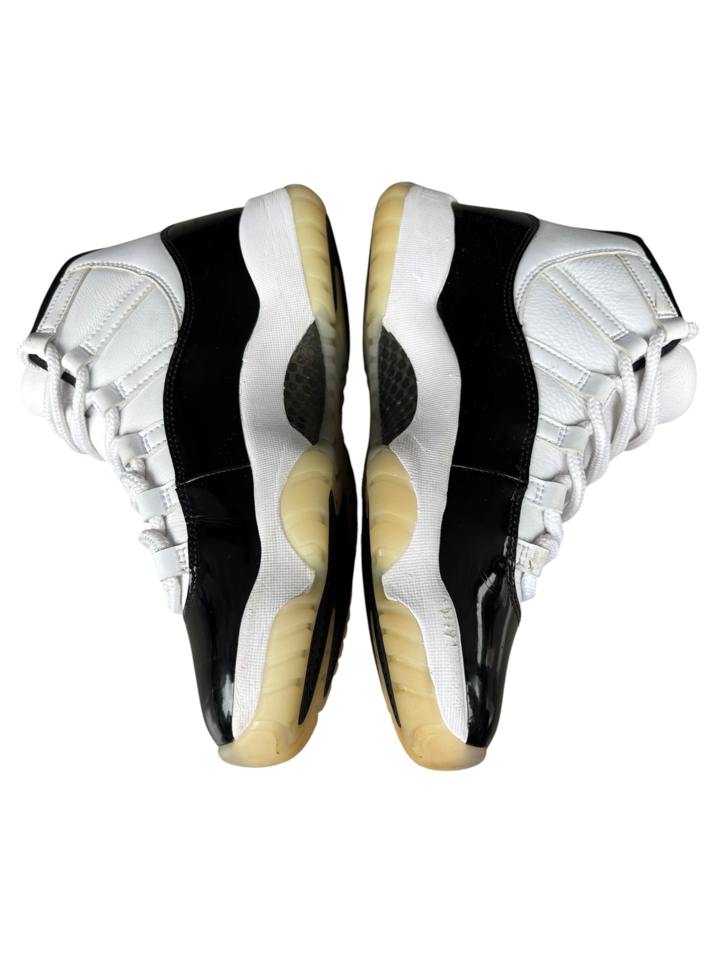 Jordan 11 Black/White